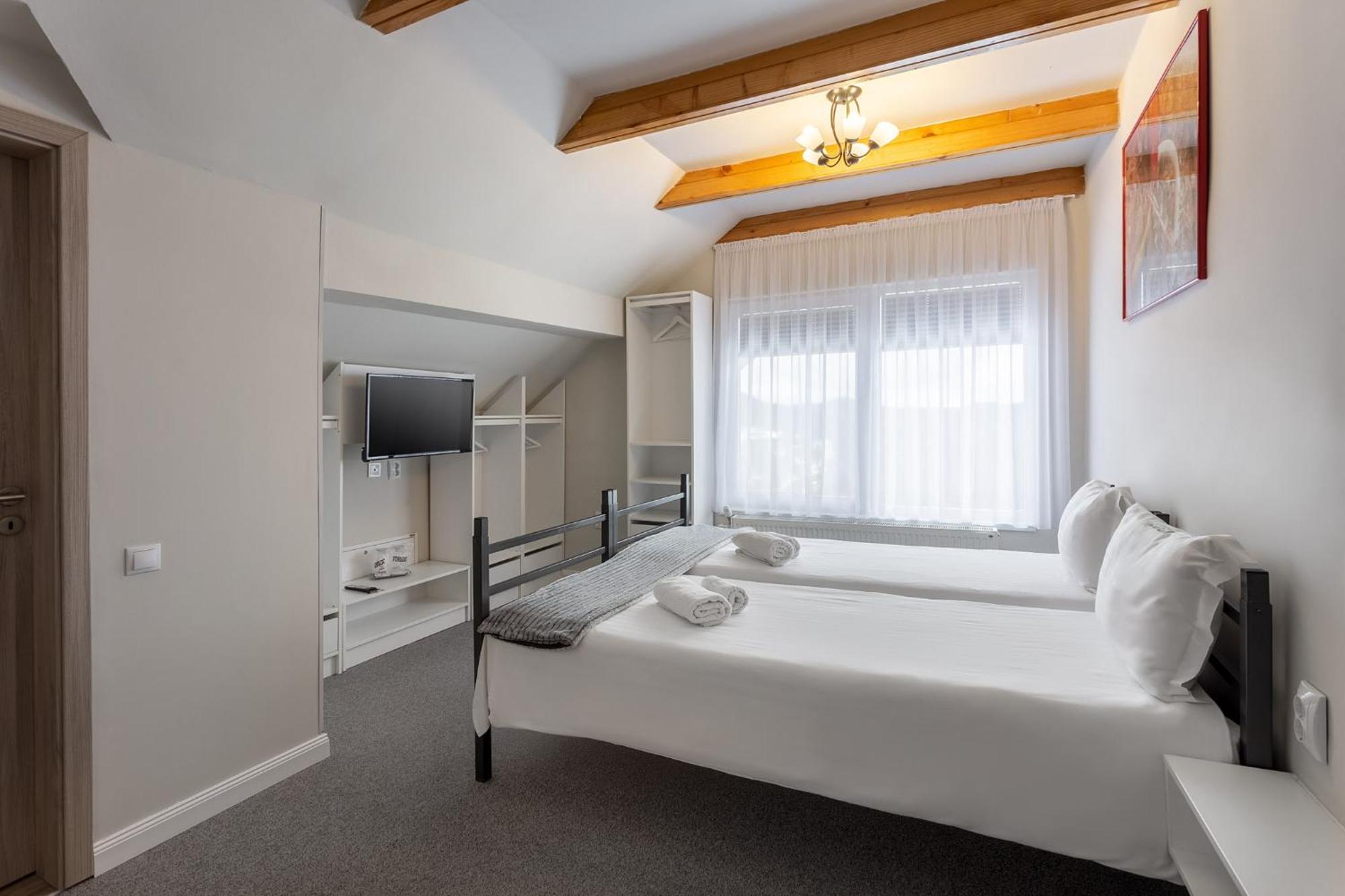 Eden 7 Hotell Predeal Exteriör bild