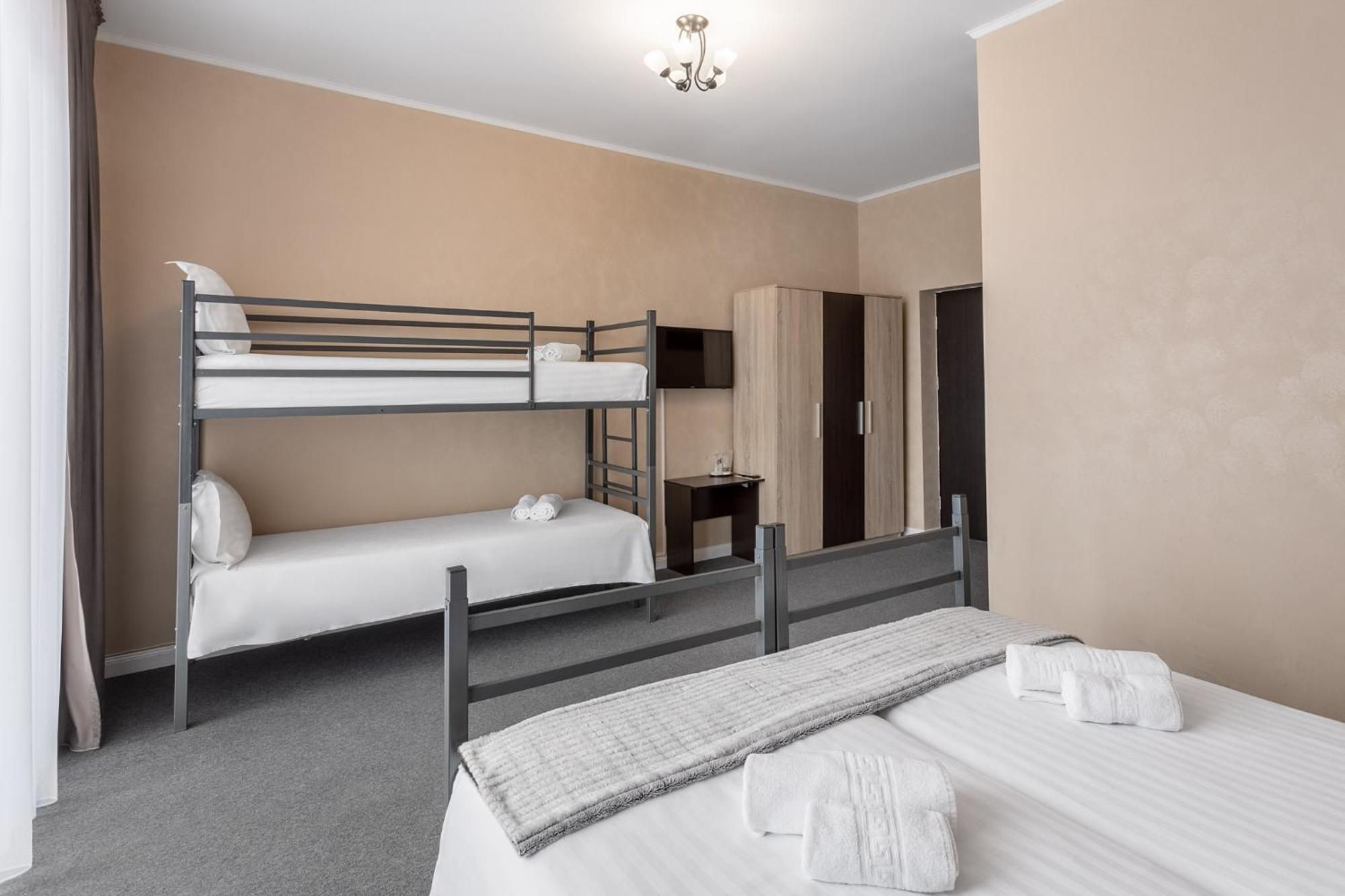 Eden 7 Hotell Predeal Exteriör bild